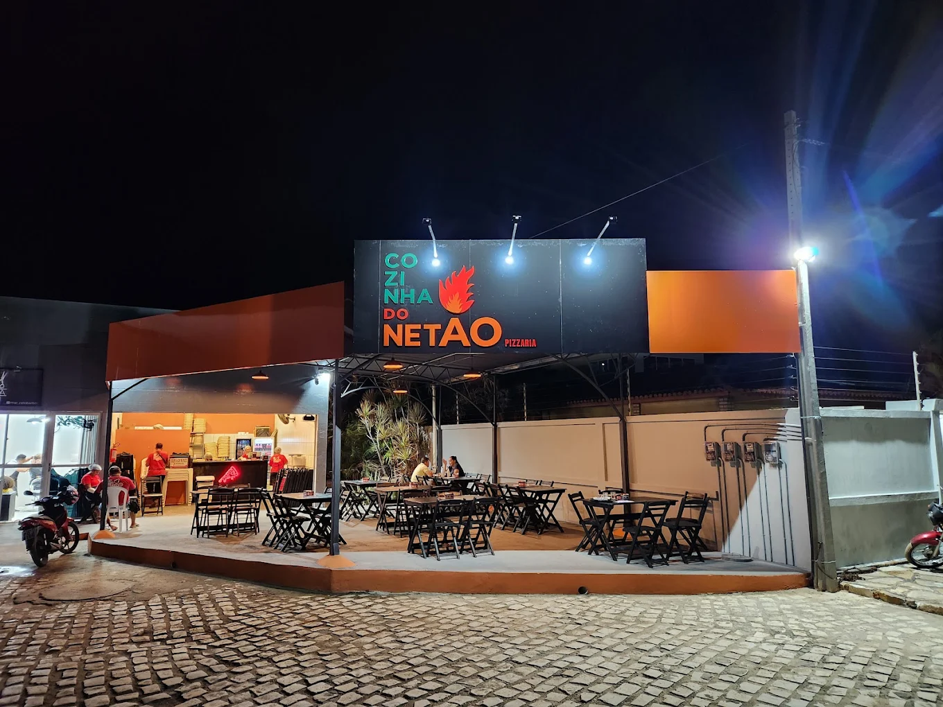 Fachada da Cozinha do Netão, pizzaria no Centro de Icapuí ao lado do Posto Litoral