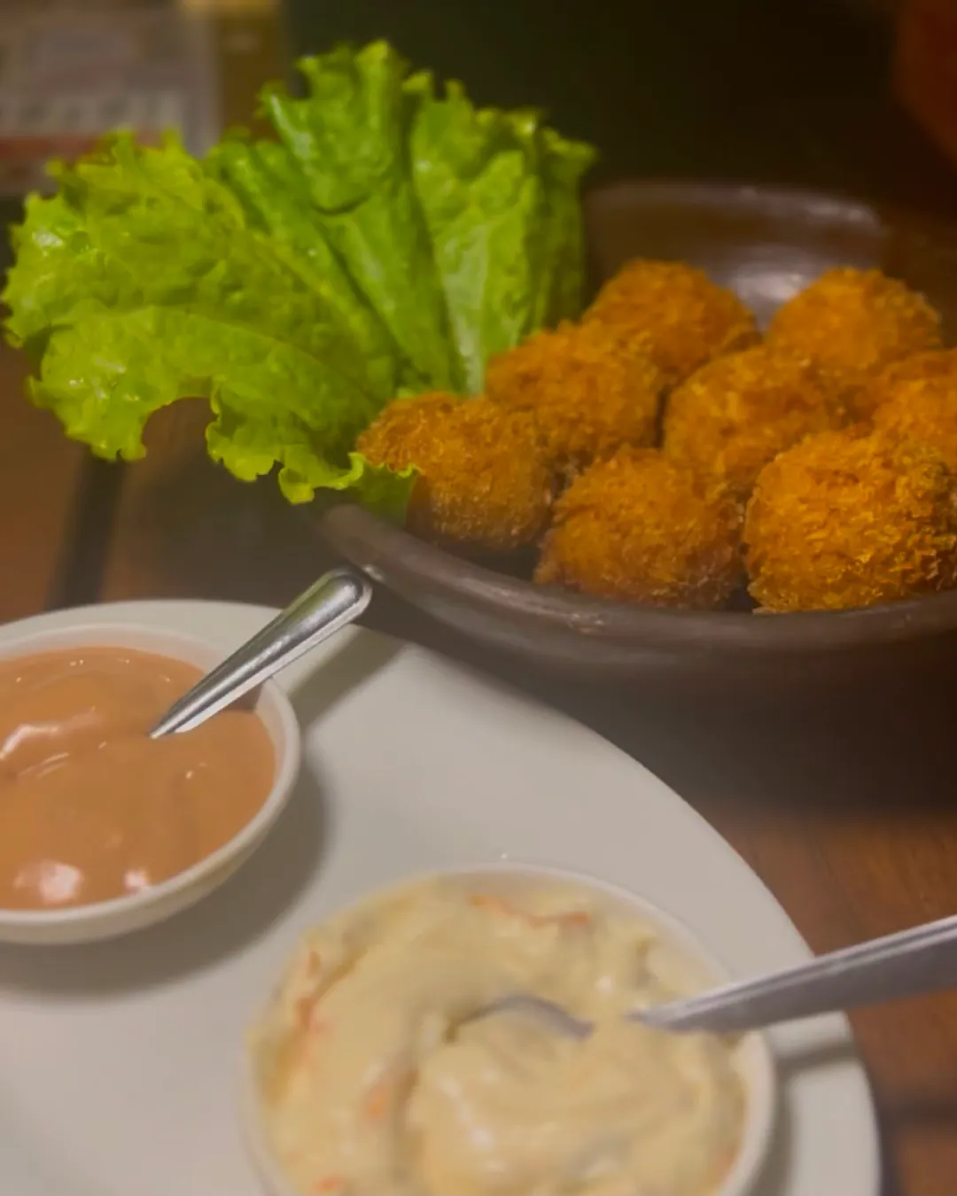 Bolinho de camarão do Pátio Grill, entrada da churrascaria em Canoa Quebrada